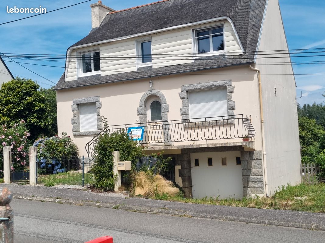 Maison 5 pièces 110 m² · à Brasparts · 110 m² · 140 000 €