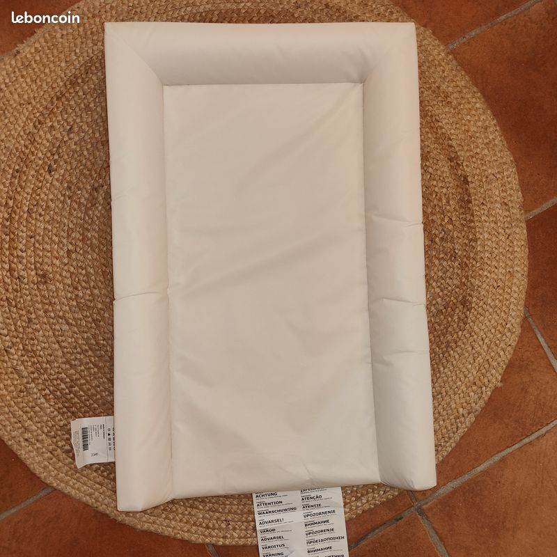Matelas à langer Ikea Vadra + 2 housses de protection (image 1)