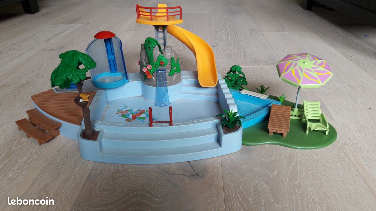 Piscine Playmobil avec 5 personnages (image 1)