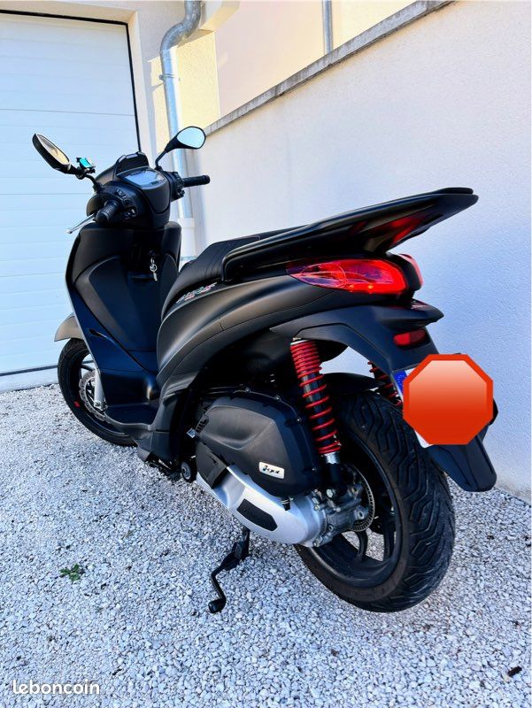 Scooter 125 piaggio medley noir mat (image 4)