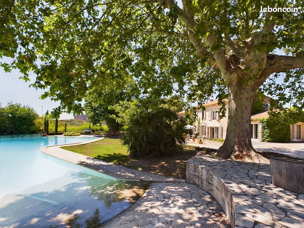 Maison 8 pièces 260 m² · à Arles · 260 m² · 1 050 000 €