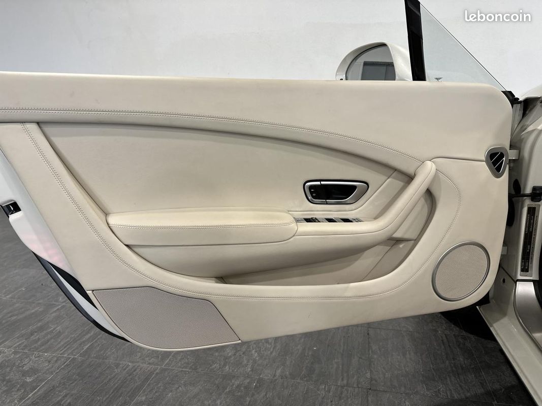 BENTLEY CONTINENTAL GTC 6.0i W12 PHASE 2 (image 22)