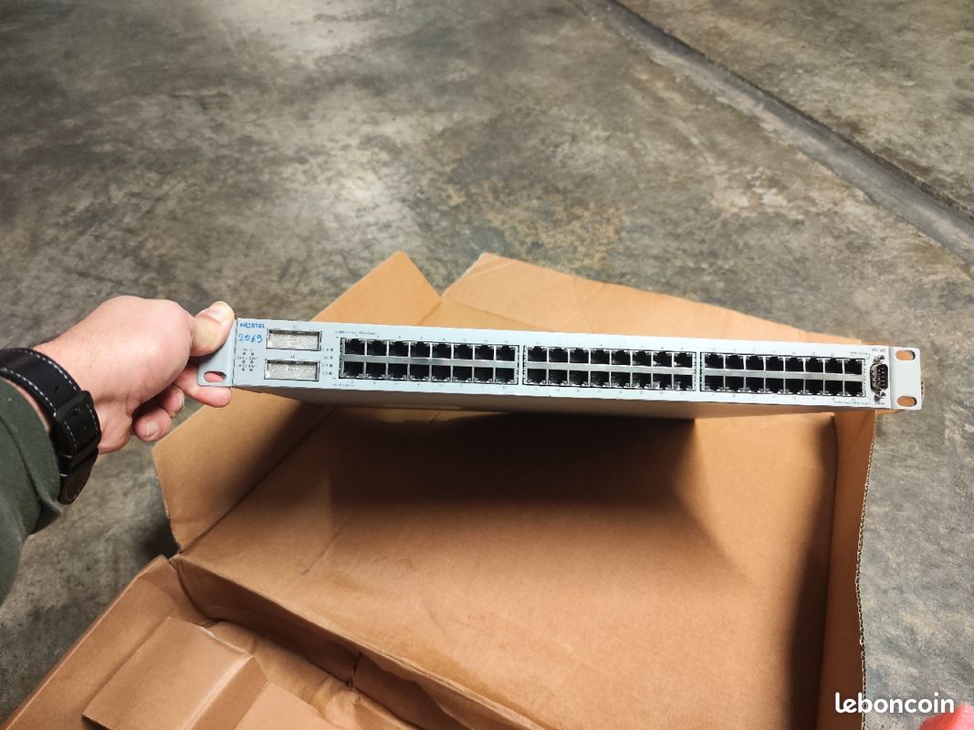 Switch réseau 48 ports NORTEL (image 1)