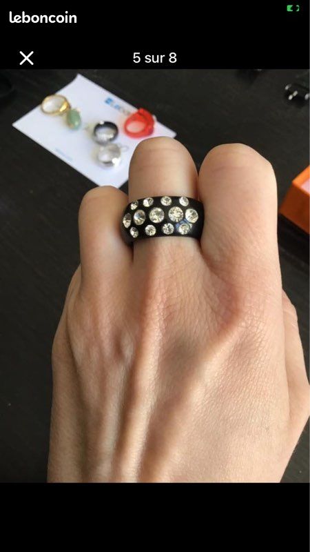 Bague noire à strass fantaisie t 52 / 54 (image 3)