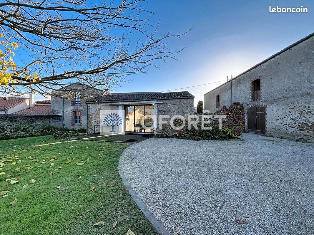 Maison 7 pièces 173 m² · à Argentonnay · 173 m² · 188 660 €
