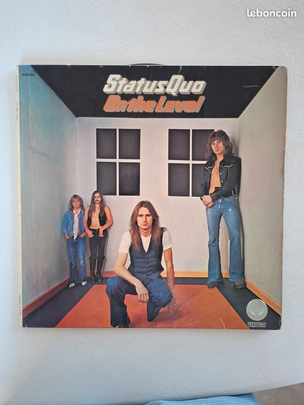 Vinyle LP : Status Quo – On The Level (image 1)