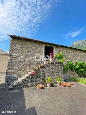 Maison 1 pièce 288 m²