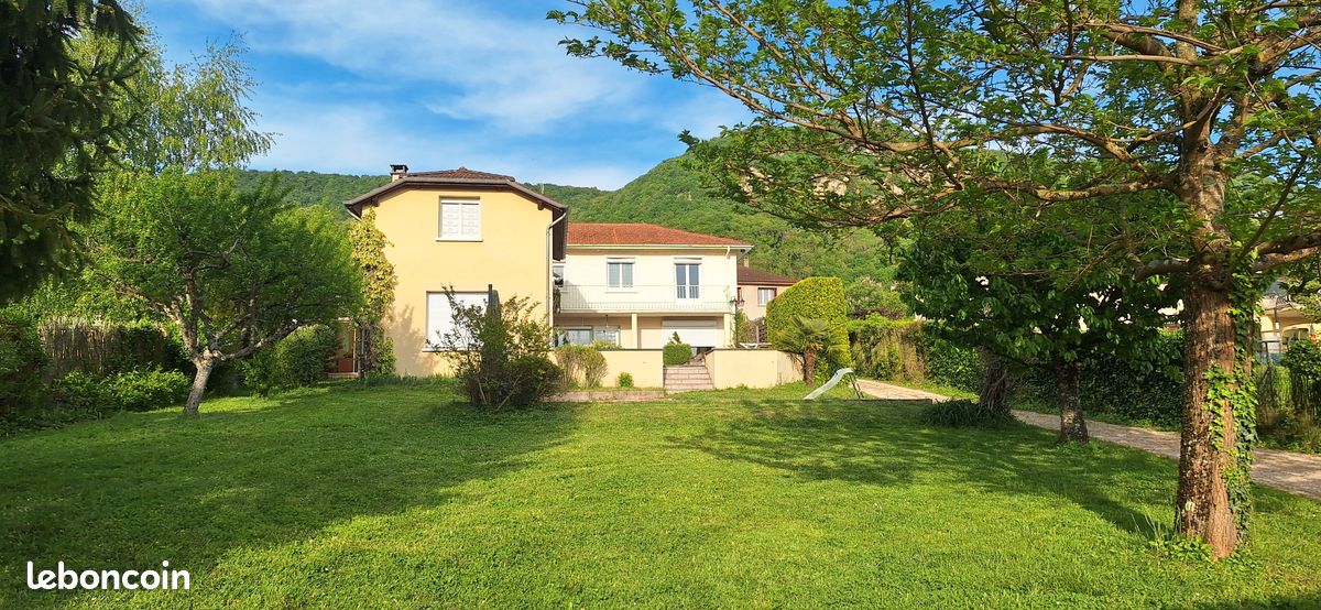 Maison 9 pièces 219 m² · à Lagnieu · 219 m² · 389 000 €