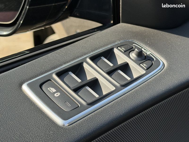 Jaguar F-PACE V6 3.0D 300CH S 4X4 BVA8 (image 16)
