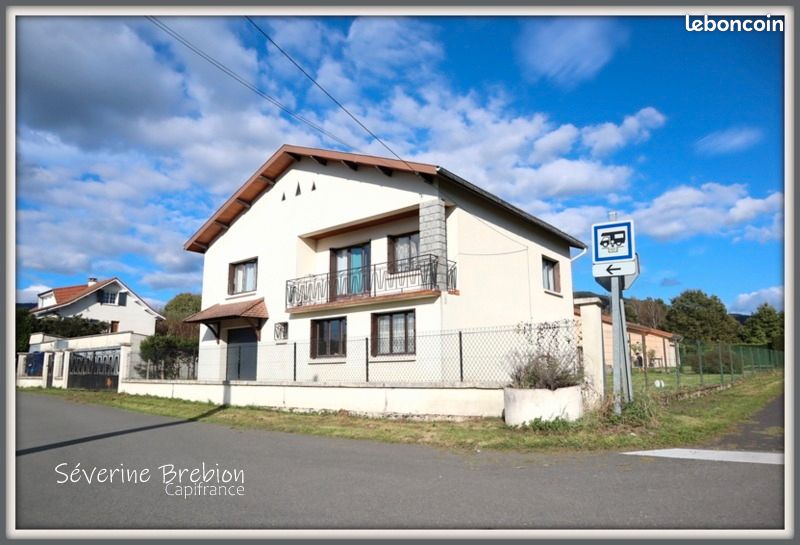 Maison 7 pièces 156 m² · à Chabreloche · 156 m² · 158 000 €
