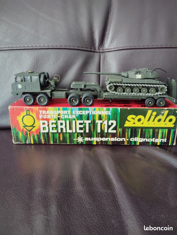 SOLIDO, grand camion porte char militaire BERLIET T12 complet décoré
