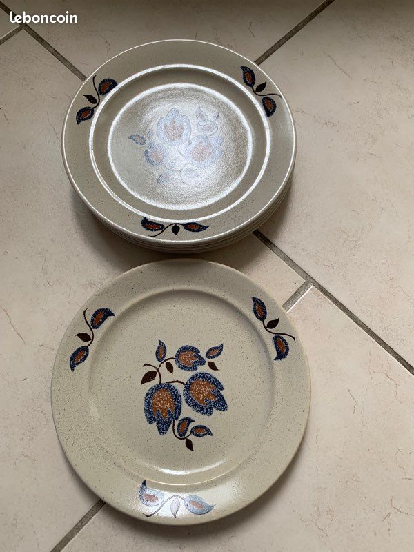 Lot 5 petites assiettes (image 1)