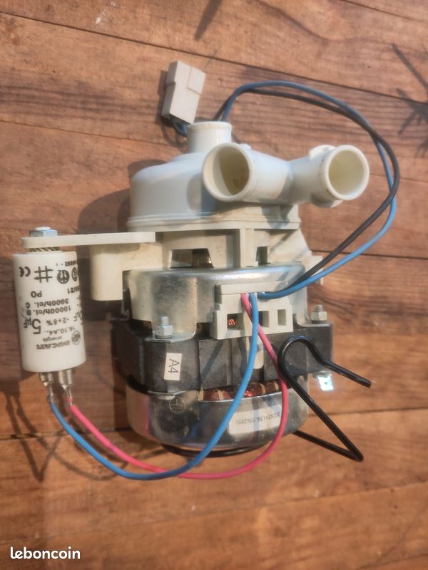 Pompa Di Riciclaggio Indesit C00018163 – Ricambio Originale Per Lavastoviglie