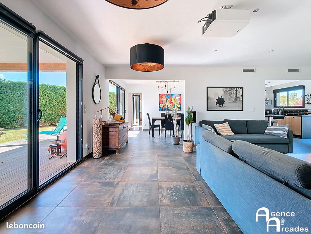 Maison 4 pièces 128 m² · à Saint-Sulpice-et-Cameyrac · 128 m² · 365 000 €