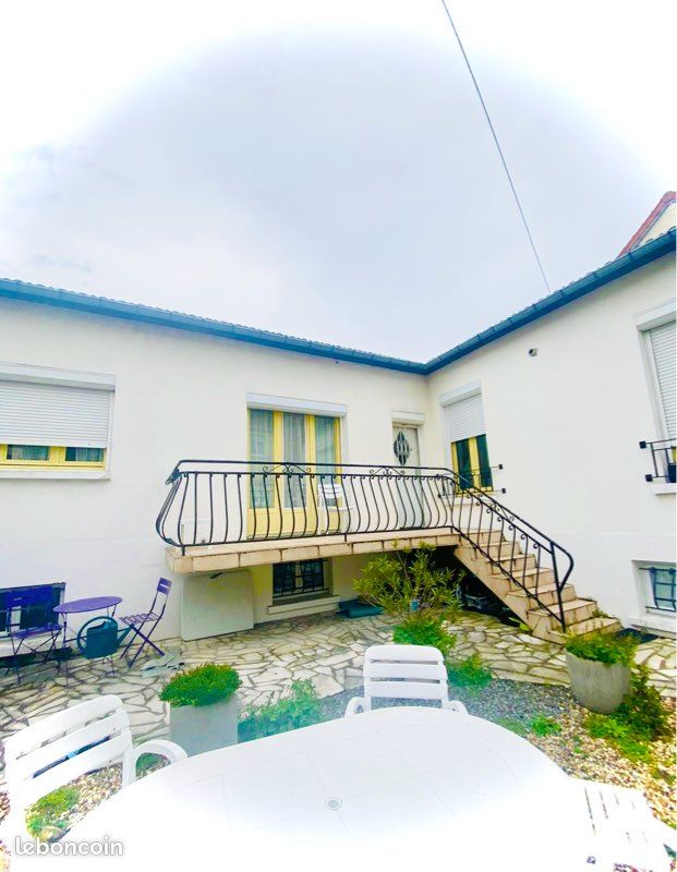 Maison a louer saint-denis - 1 pièce(s) - 90 m2 - Surfyn