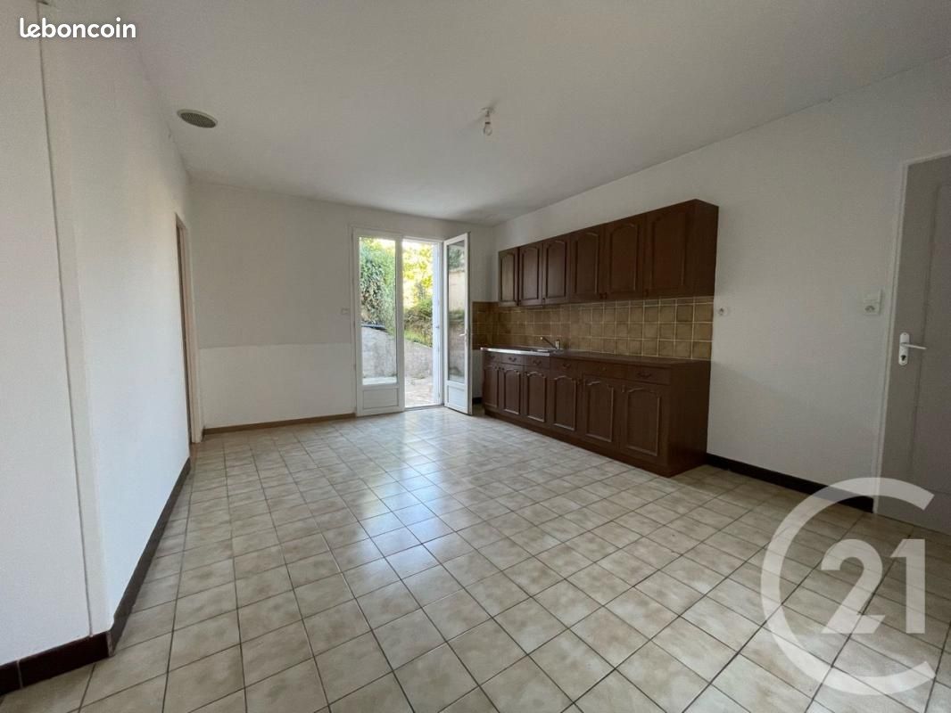 Appartement 2 pièces 35 m² · à Ombrée d'Anjou · 35 m² · 300 €/mois