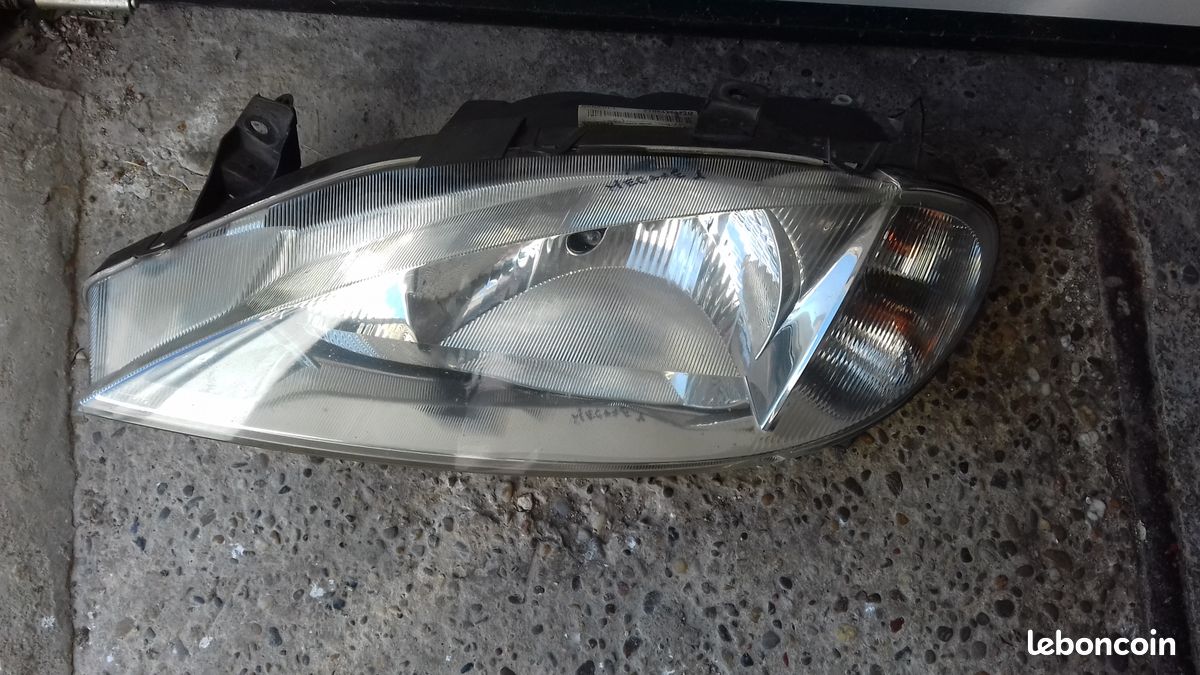 Feu avant gauche Megane 1 tbé (image 2)