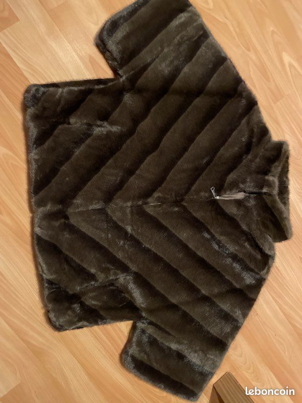 Blouson fausse fourrure (image 1)