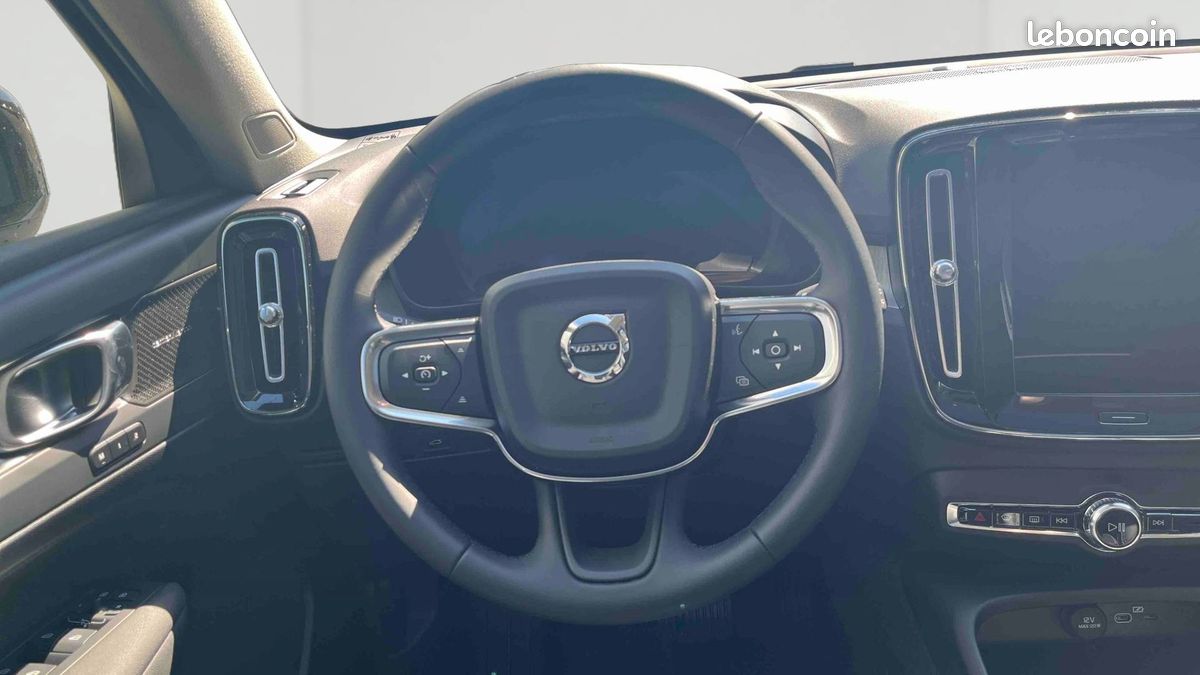 VOLVO XC40 B3 163 ch DCT7 Plus (image 5)