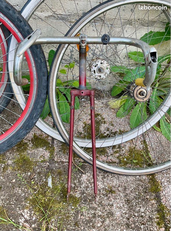Qqes pièces vélo / VTT (cadres, jantes, freins….) (image 7)