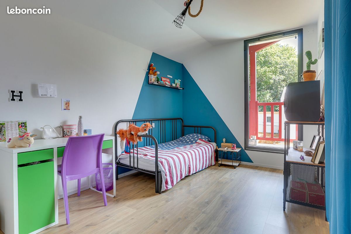 Propriété 8 pièces 198 m² - Bassussarry 64200 (image principale 7)