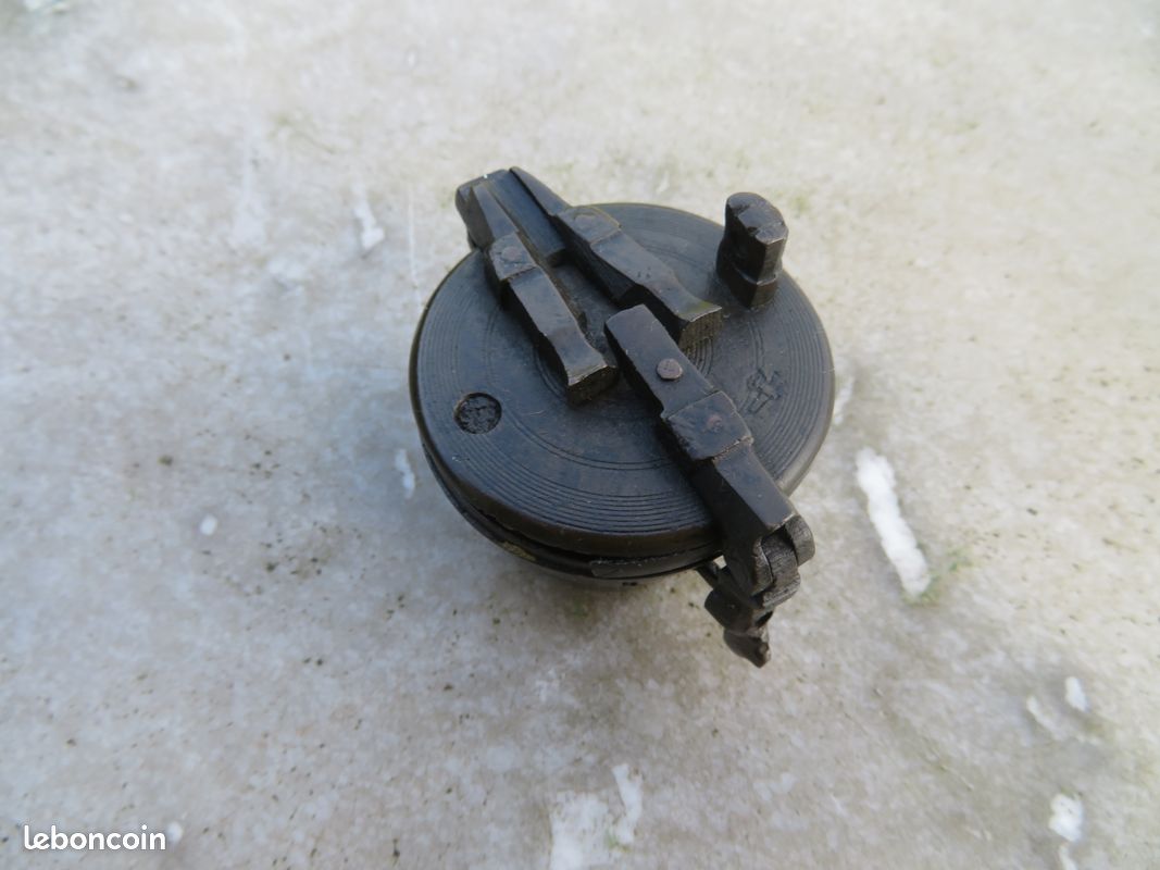Ancienne pile de poids de Nuremberg en bronze patiné, avec 4 godets (XIXé) (image 1)