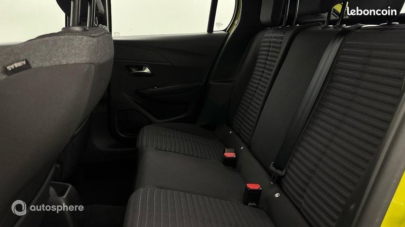 Peugeot 208 1.2 PureTech 100ch S&S Active (image 13)