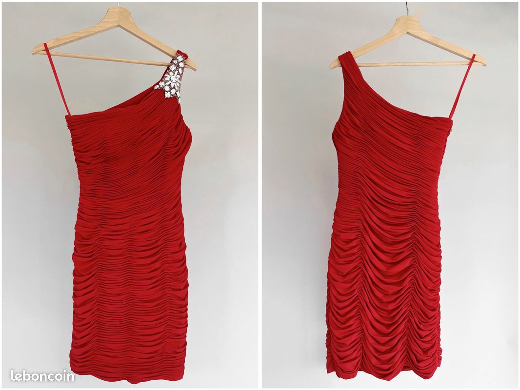 Robe de cocktail taille 34 et étole rouge Fashion New York Paris