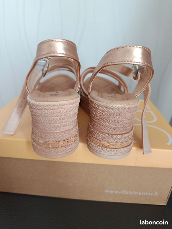 Nue pied femme (image 4)