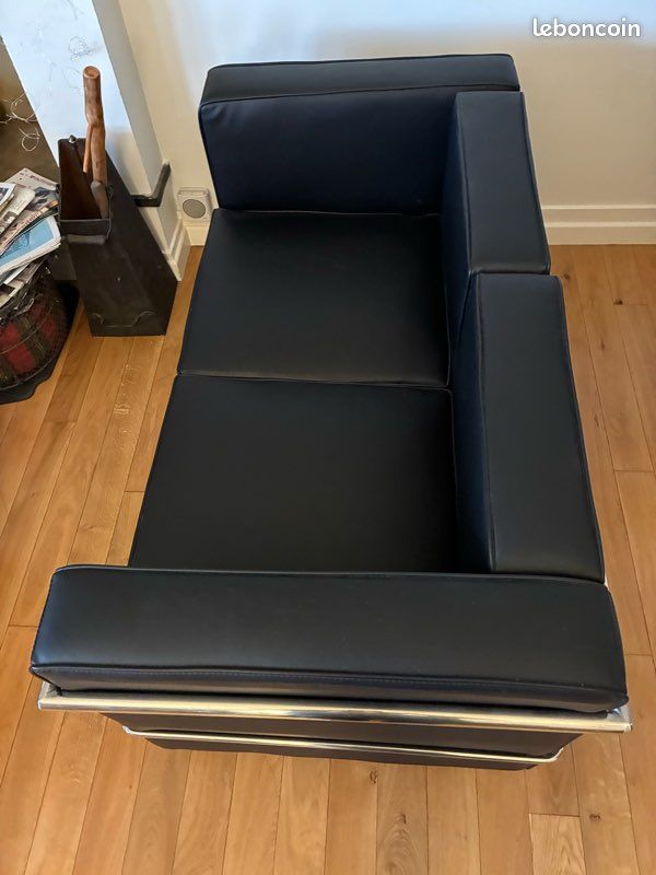 Salon design similiCuir Noir type LC 2 - acier chromé - 1 canapé et 1 fauteuil (image 3)