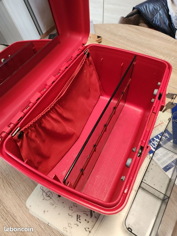 Vanity case (image 5)