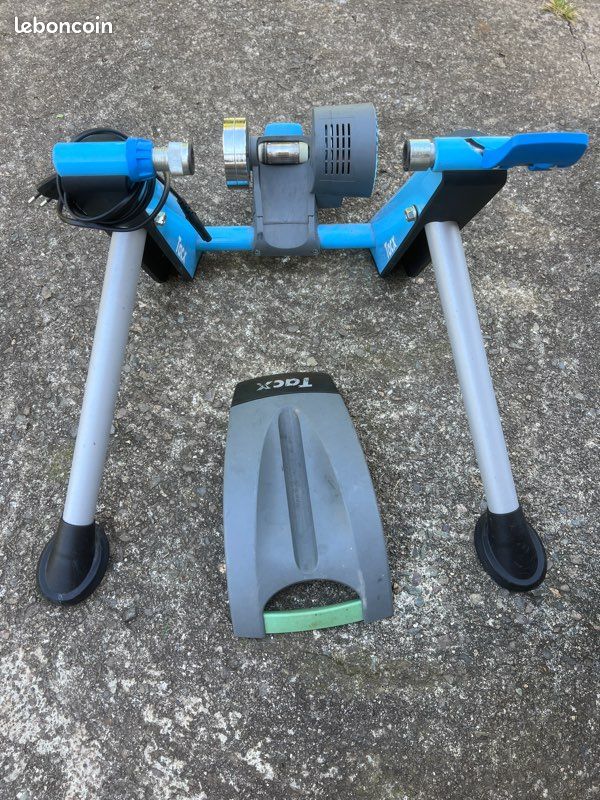 Trainer Tacx Flux Home Trainer Axe Traversant Home Trainer Tacx