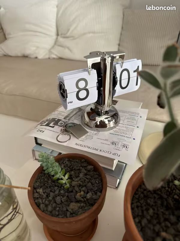 Horloge de table retro acier inoxydable engrenage visible quartz (image 5)