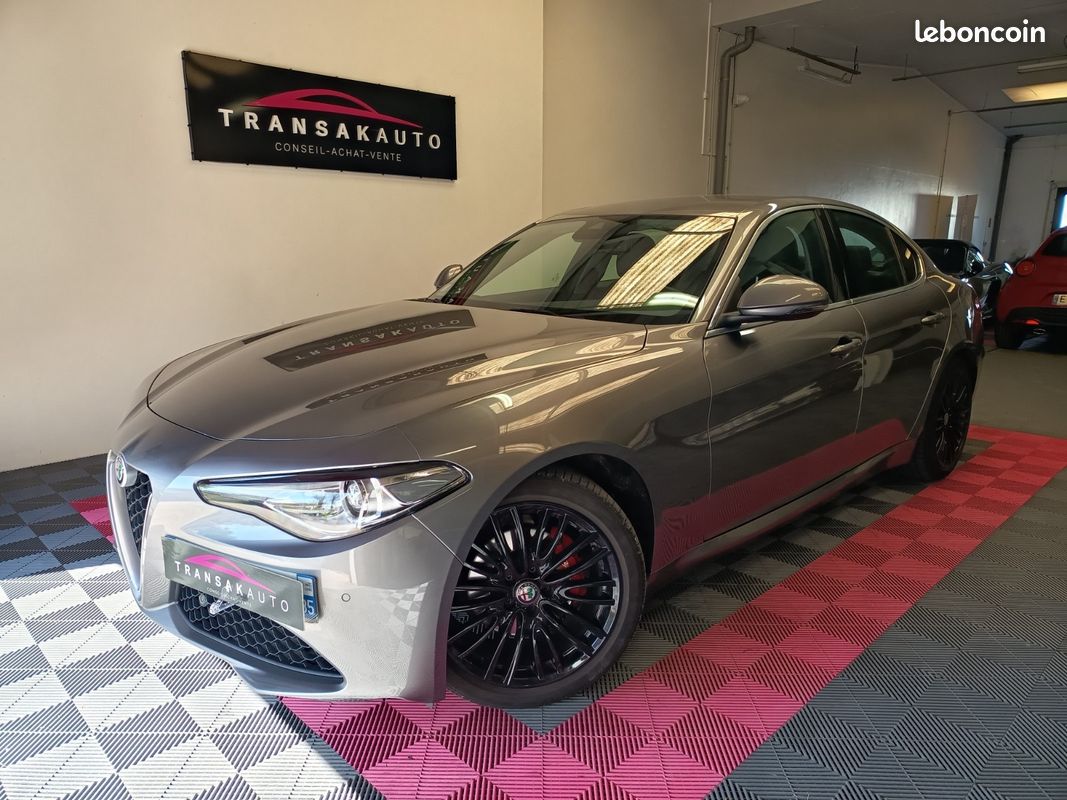 ALFA ROMEO GIULIA MY19 2.2 190 CH AT8 EXECUTIVE - ATTELAGE / CAMERA / Garantie (image 1)