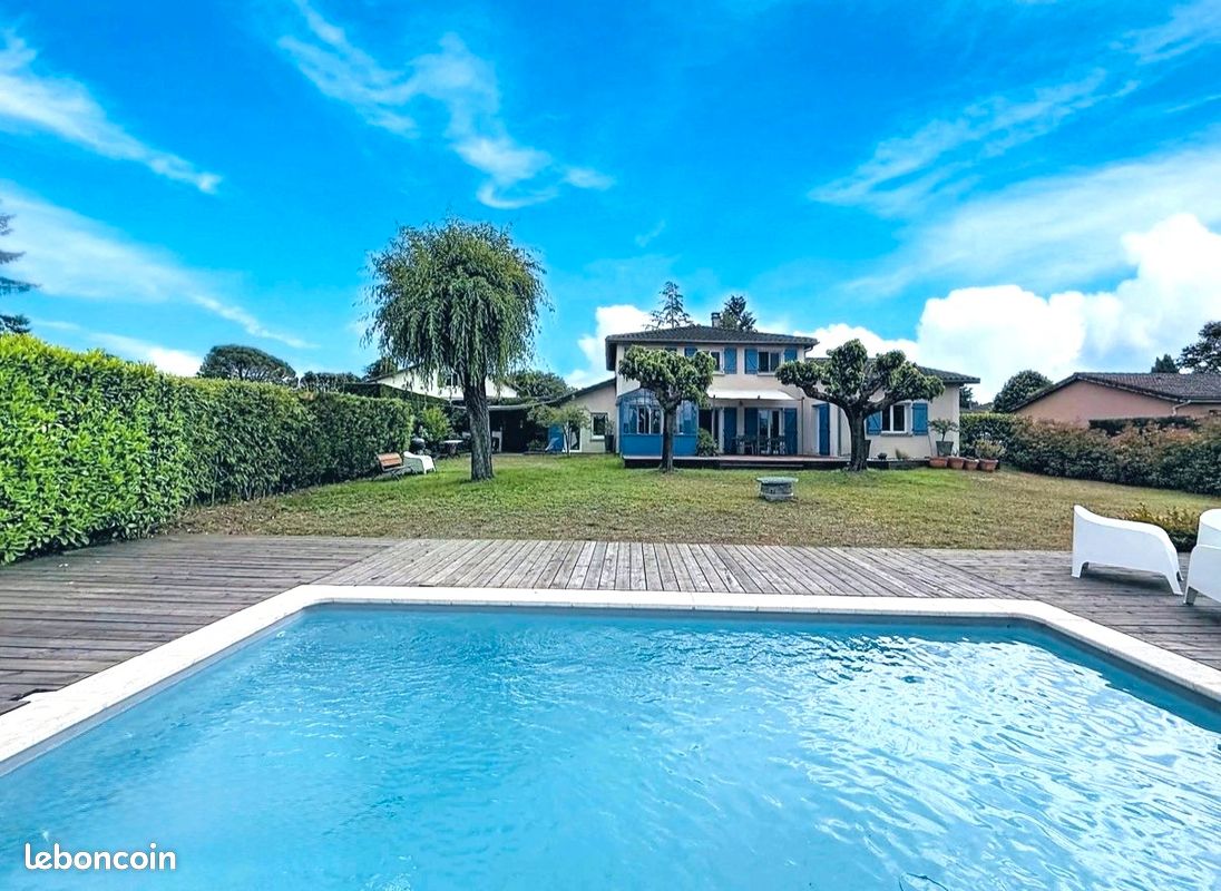 Maison 7 pièces 232 m² · à Montmerle-sur-Saône · 232 m² · 539 000 €