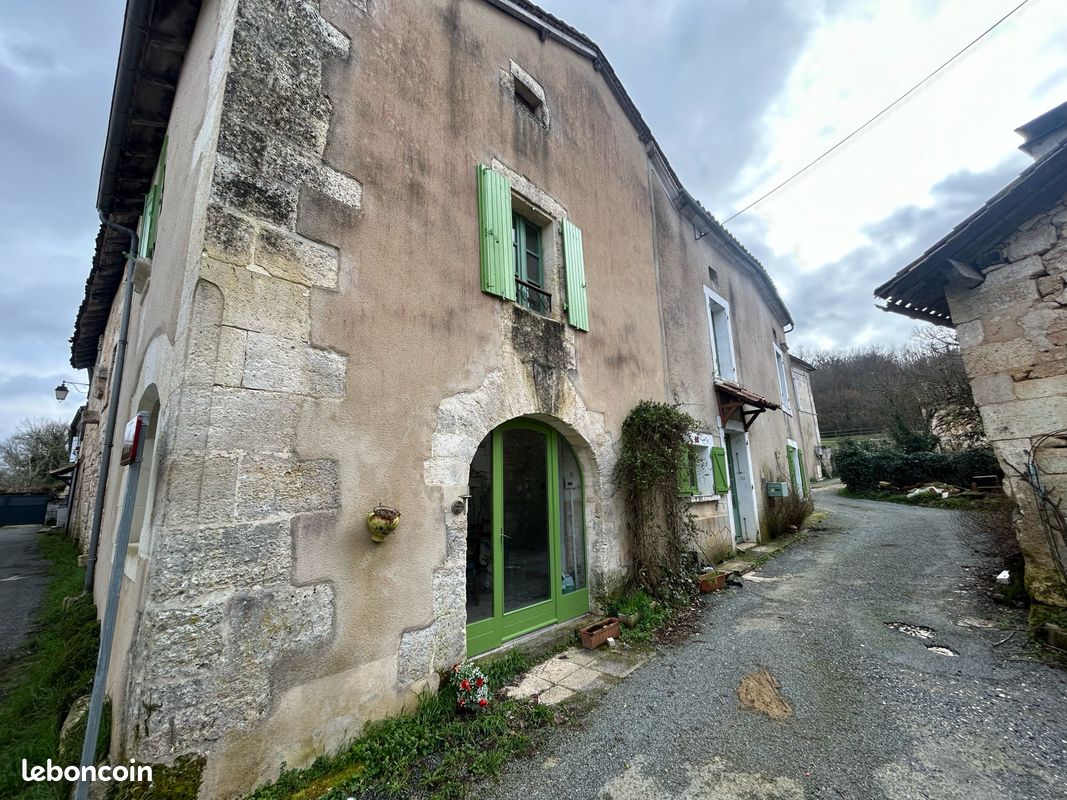 Maison 5 pièces 120 m² · à Mareuil en Périgord · 120 m² · 880 €/mois