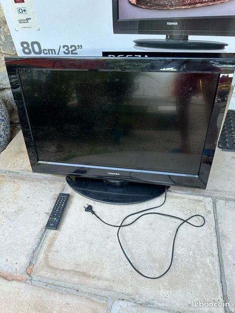 TV Toshiba 32 LV 833 (image 1)