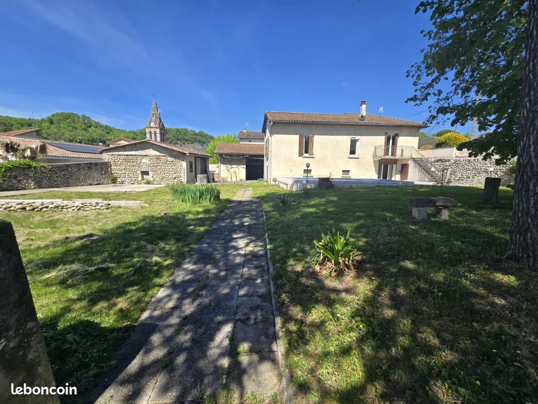Maison 7 pièces 172 m² · à Eymeux · 172 m² · 367 500 €