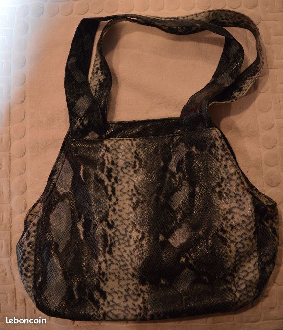 Sac (744) (image 1)