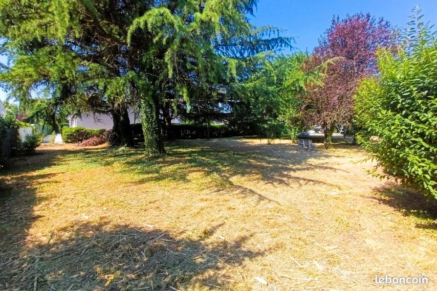 Terrain 741 m² · à Bourg-lès-Valence · 210 000 €