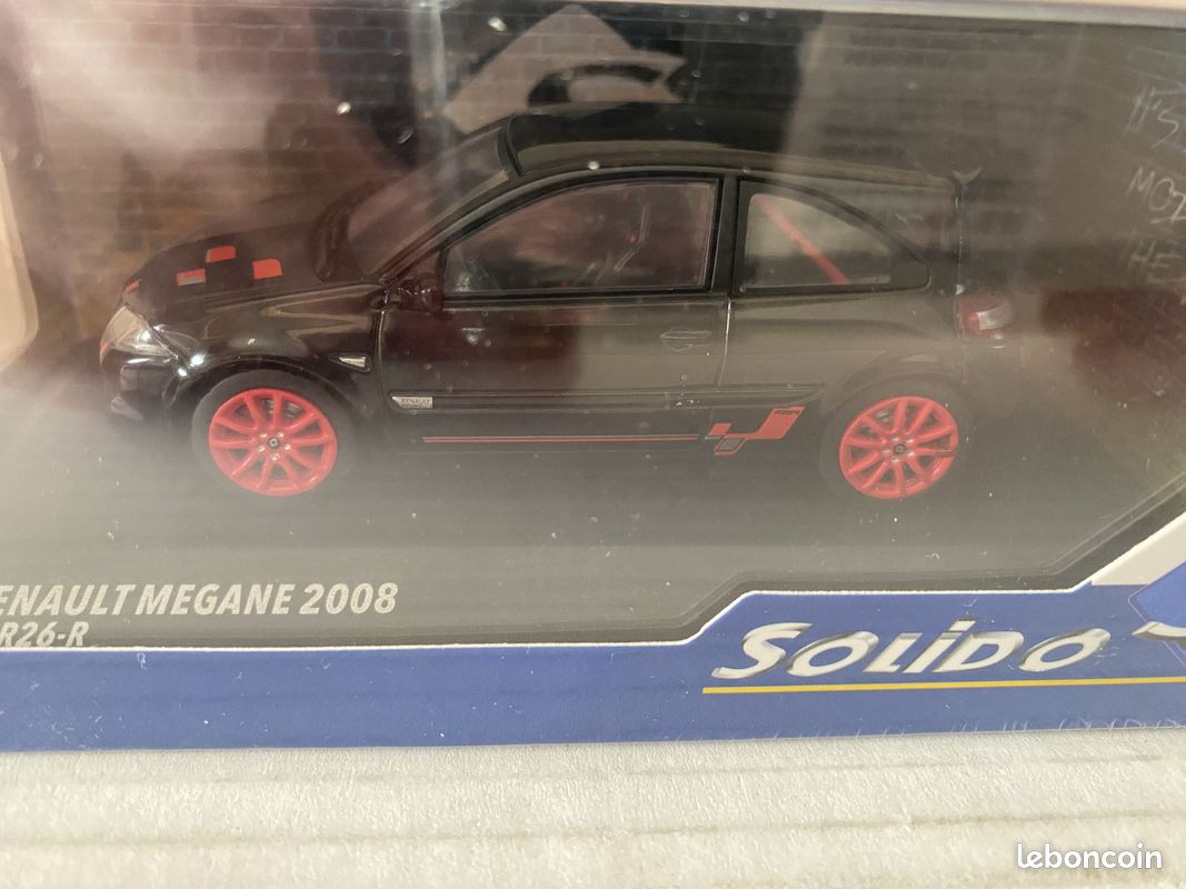 SOLIDO REN Megane 2 RS R26R 2008 – Miniature 1/43 Gris Et Rouge, Modèle De Collection Pour Adulte, Détail Soigné