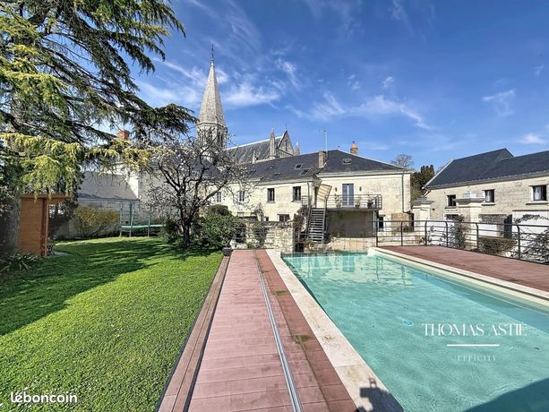 Maison 10 pièces 340 m²