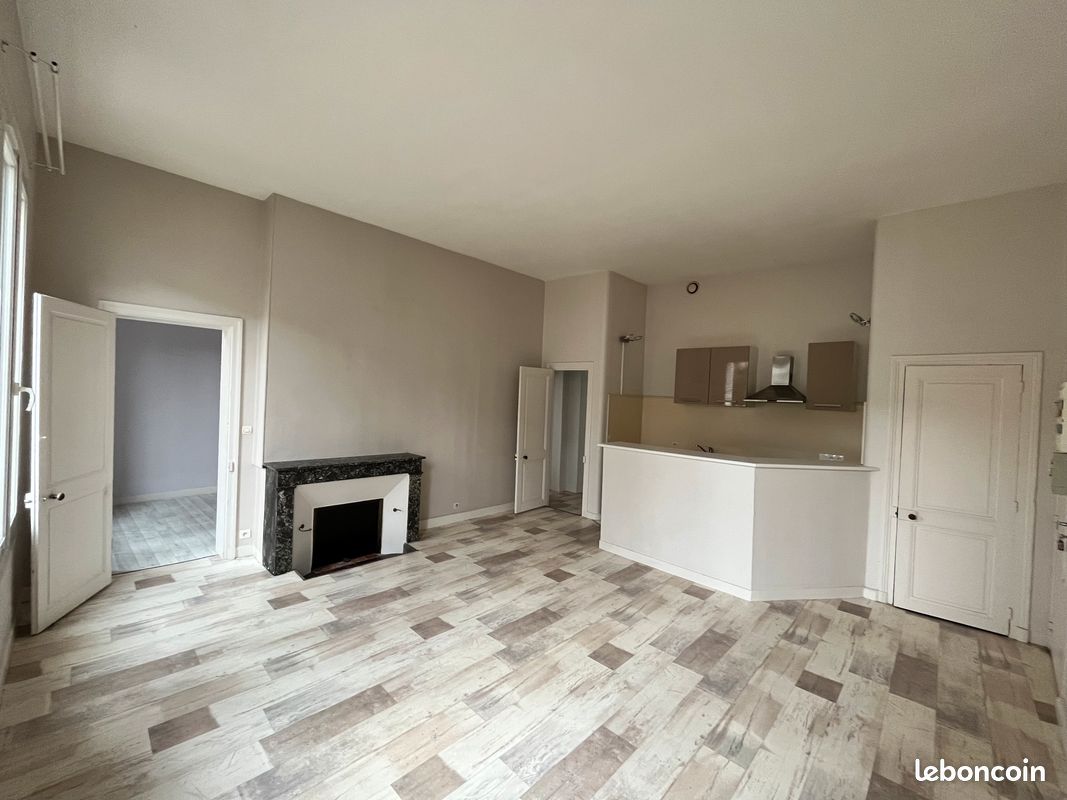Appartement Type 2 (1 chambre) - Châtellerault 86100 (image principale 0)