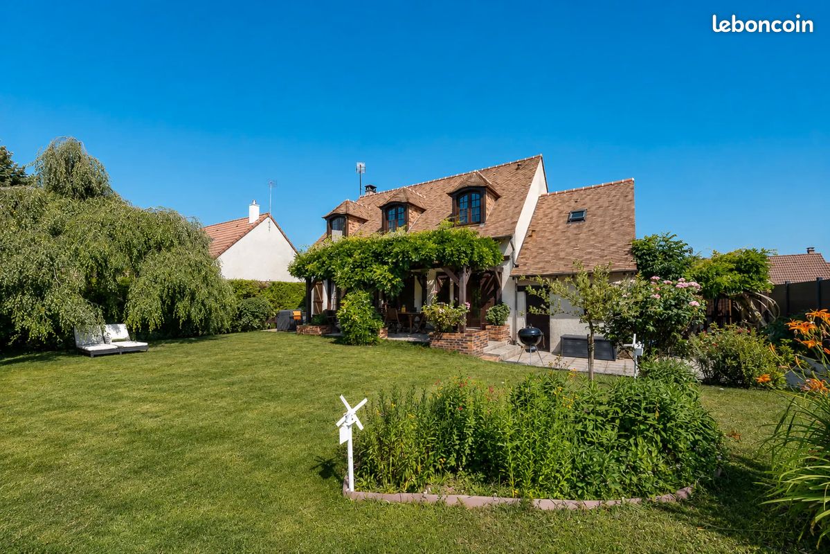 Maison 7 pièces 121 m² · à Fontenay-Trésigny · 121 m² · 430 000 €