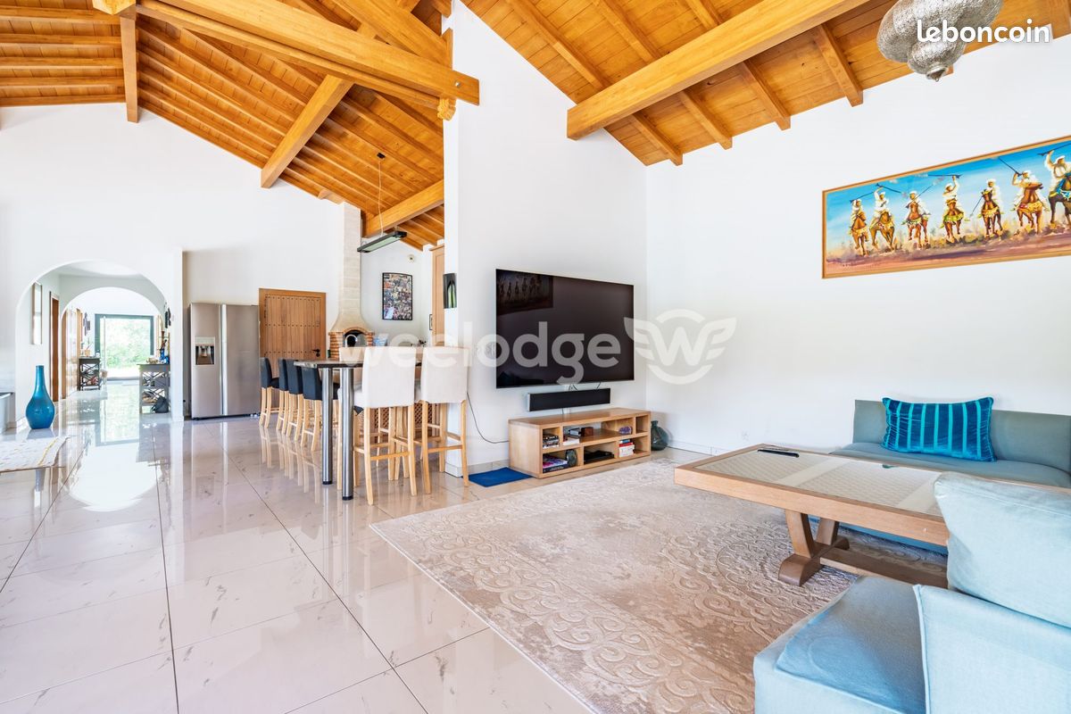 Propriété 6 pièces 271 m² (image 9)