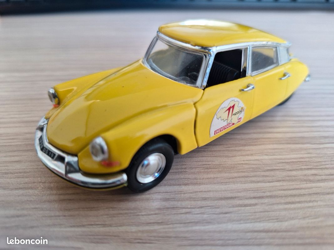 Citroën DS 21 1968 (RIO) 1/43e