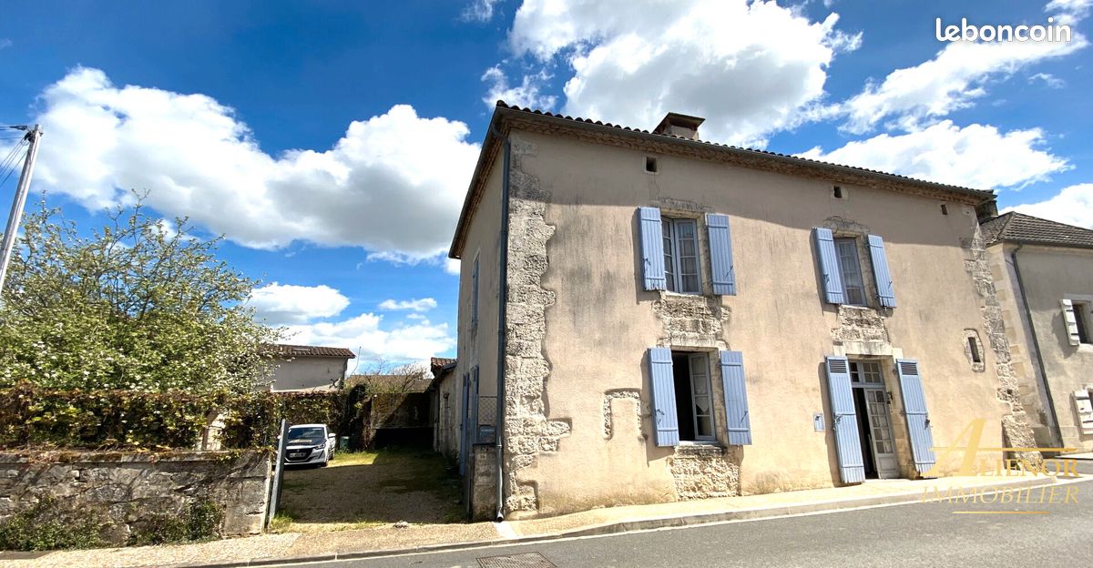 Maison 6 pièces 130 m² · à Saint-Pierre-de-Côle · 130 m² · 124 000 €