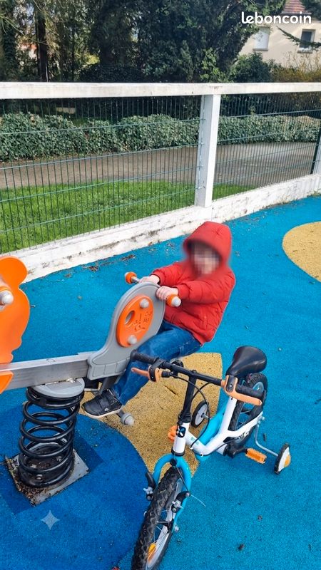 Vélo 2 ou 4 roues garçon (image 1)