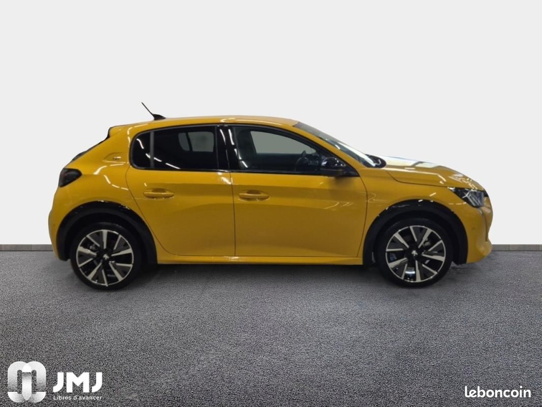Peugeot 208 PureTech 100 S&S BVM6 GT (image 4)