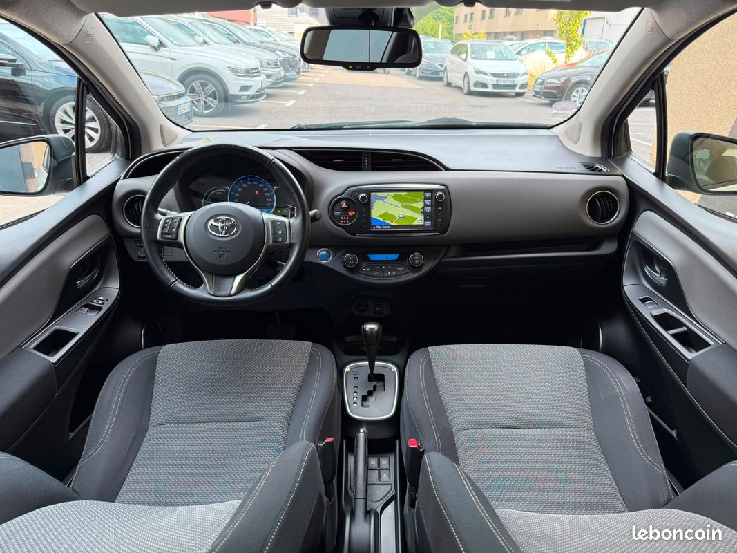 Toyota Yaris HSD 100h Dynamic 5p / 1ere main / Garantie 12 mois (image 5)